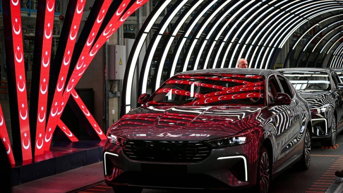 T&uuml;rkiye'de ocak-eyl&uuml;l d&ouml;neminde satılan otomobillerin yarıdan fazlasını elektrikli ve hibritler oluşturdu