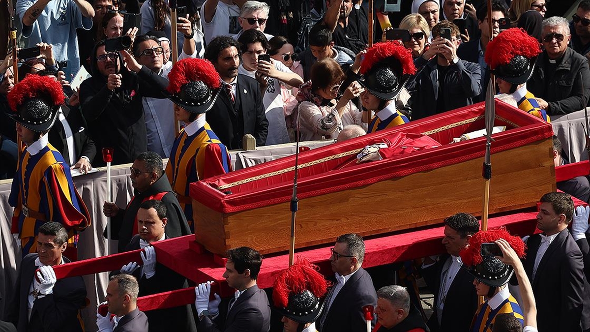 Papa Franciscus için cenaze töreni, 26 Nisan Cumartesi günü yapılacak.