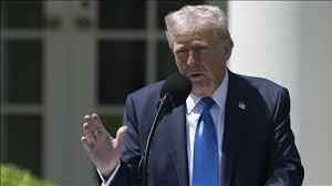 "Bir noktada faiz indirecek. Bana bayılmadığı için indirmemeyi tercih ediyor."