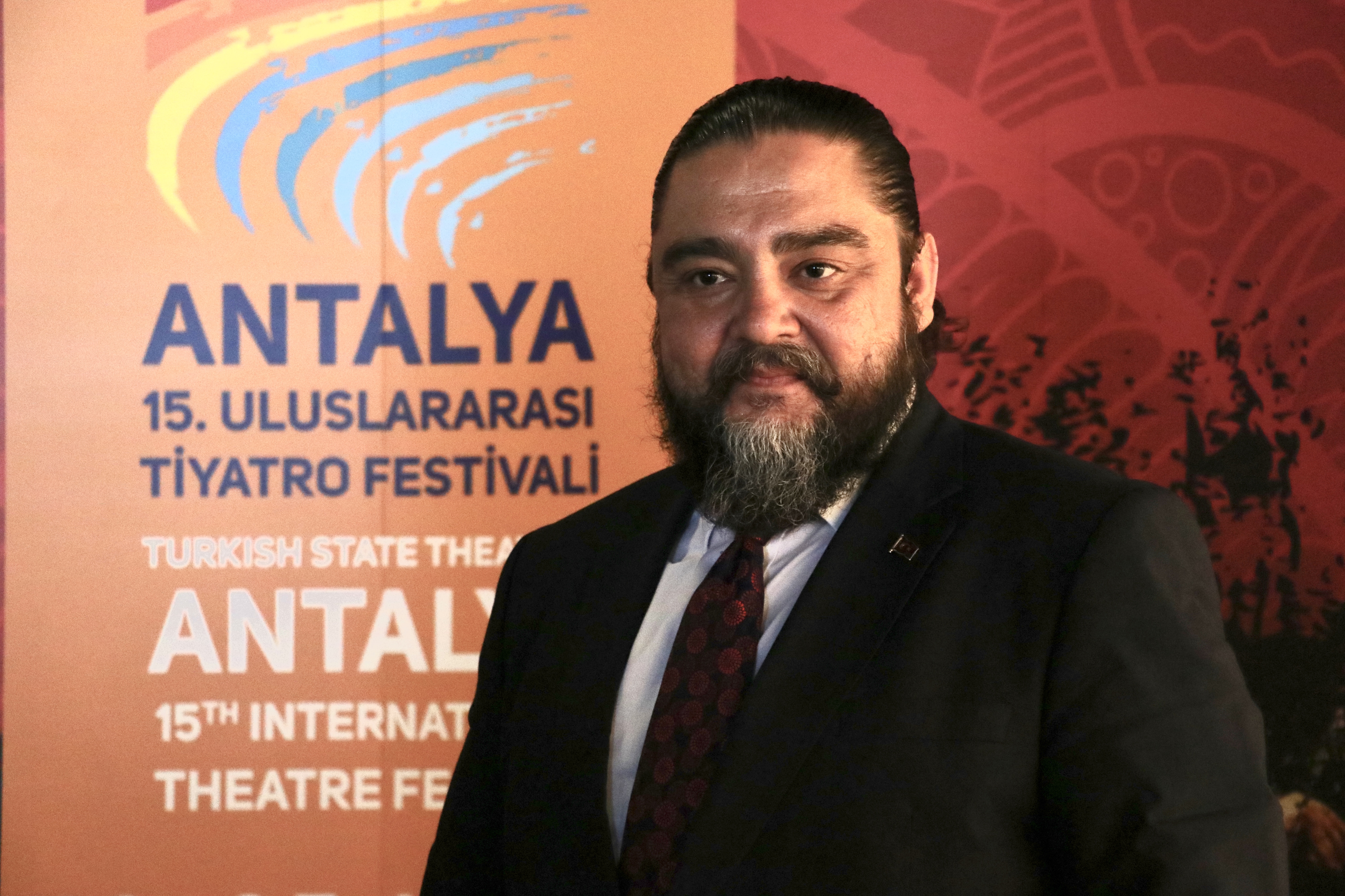 Antalya Devlet Tiyatrosu Müdürü Gökhan Tüzün:31 farklı oyun ve temsil sahnelenecek