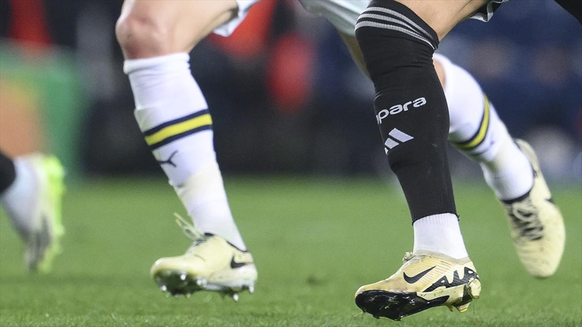 Beşiktaş, Trendyol Süper Lig'de yarın Fenerbahçe'ye konuk olacak