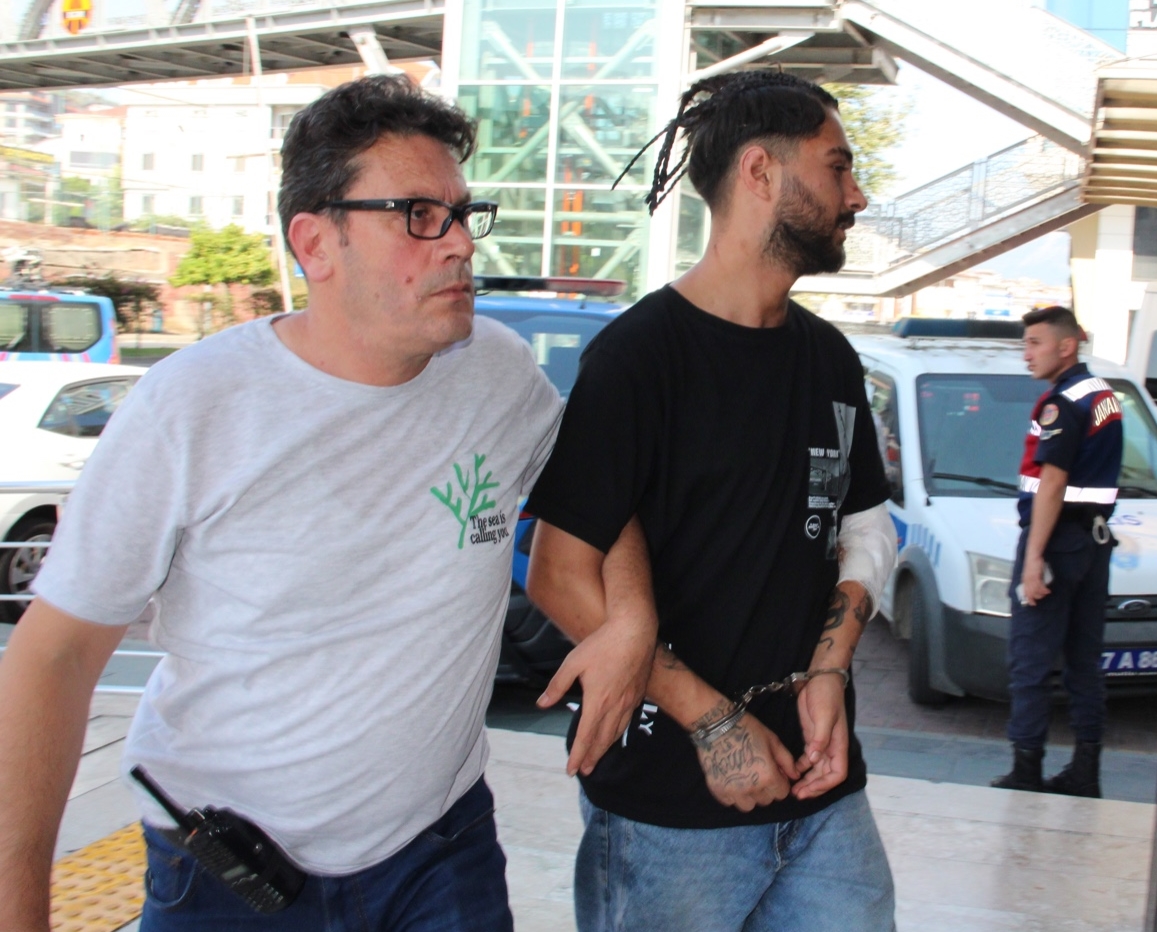 Azerbaycan uyruklu M.M Alanya'da tartıştığı kişiyi cam şişe ile öldürdü!