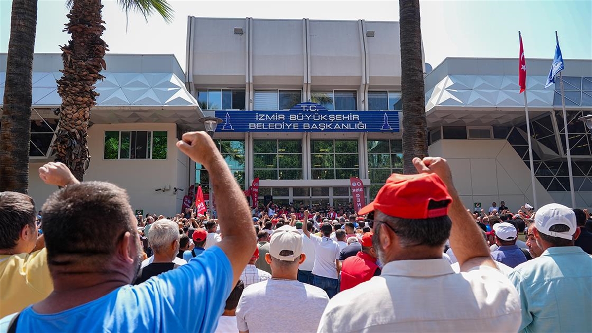 İzmir'de 6 gündür süren grevde işçiler eylemlerine devam etti