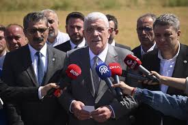 Dervişoğlu, İYİ Parti milletvekilleriyle birlikte Marmara Cezaevi'ndeki bazı tutukluları ziyaret ett