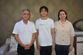 Sarak; İngilizce alanında birinci bilgisayar mühendisi olmak istiyor