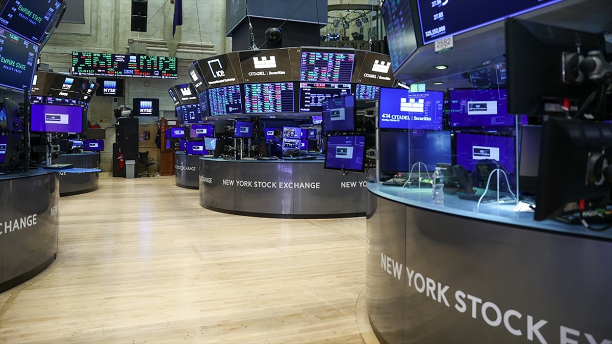 "FED' in ikilemi: Faiz mesajı küresel piyasaları salladı"