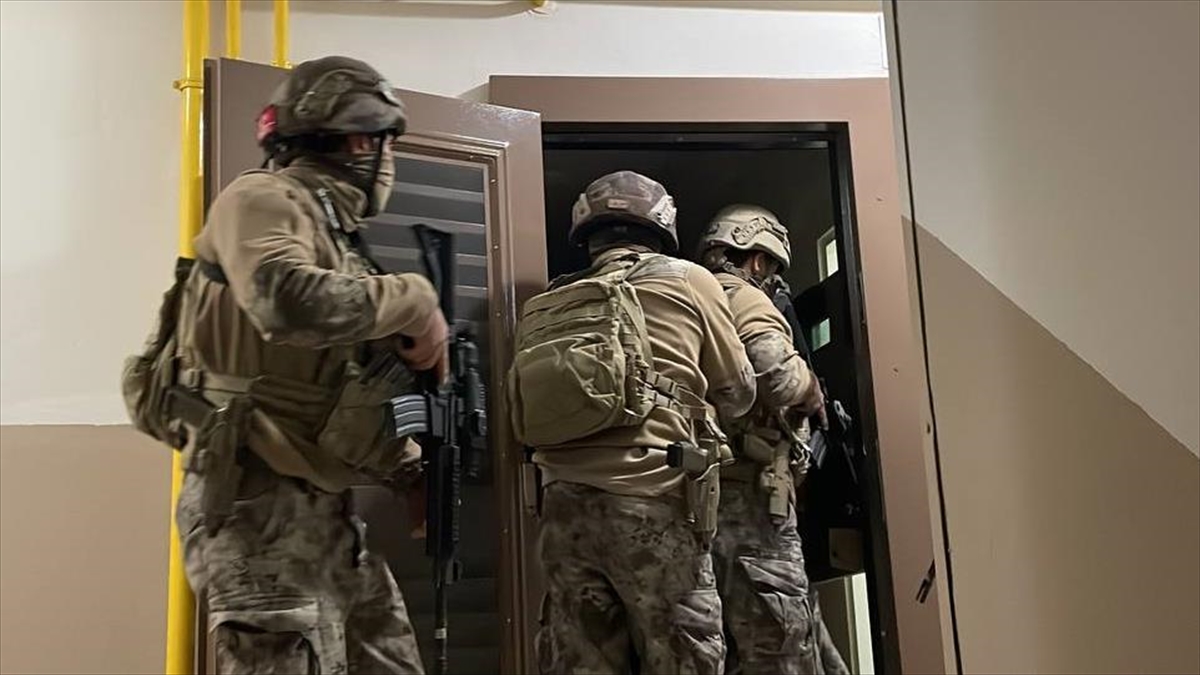 “81 İlde Ruhsatsız Silah Operasyonu: 2 Bini Aşkın Kişi Yakalandı”