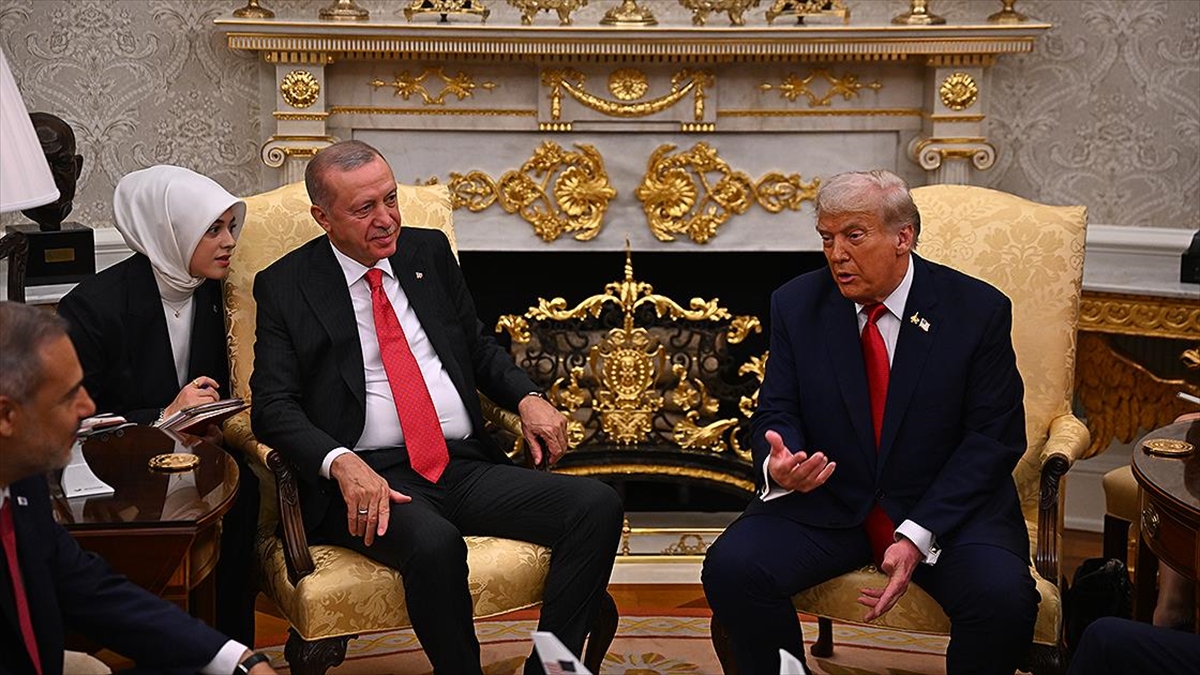 ABD Başkanı Trump’tan Erdoğan’a övgü dolu sözler: “Tüm dünyada çok saygı görüyor”
