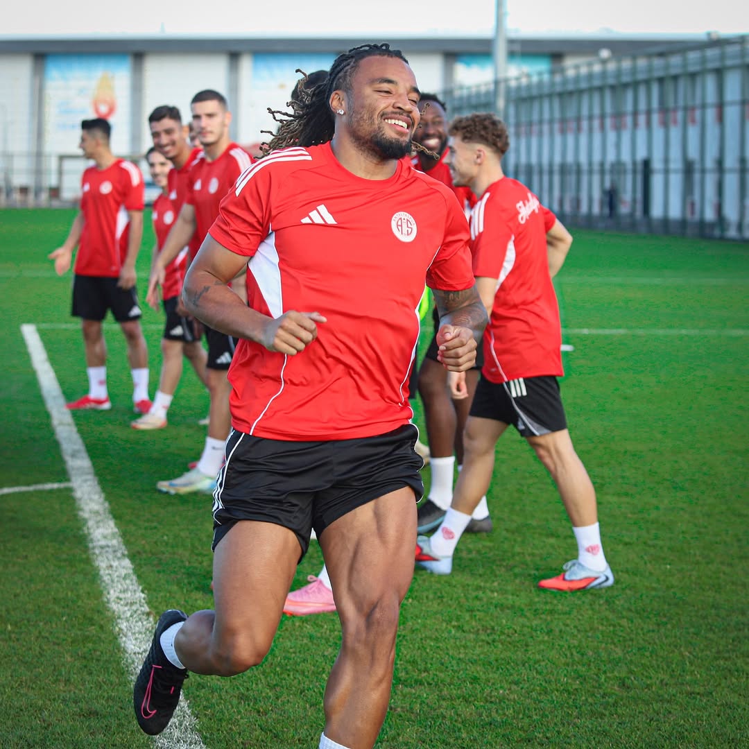 "Trendyol Süper Lig'de Sürpriz Transfer : Samuel Ballet' Antalyaspor'da"