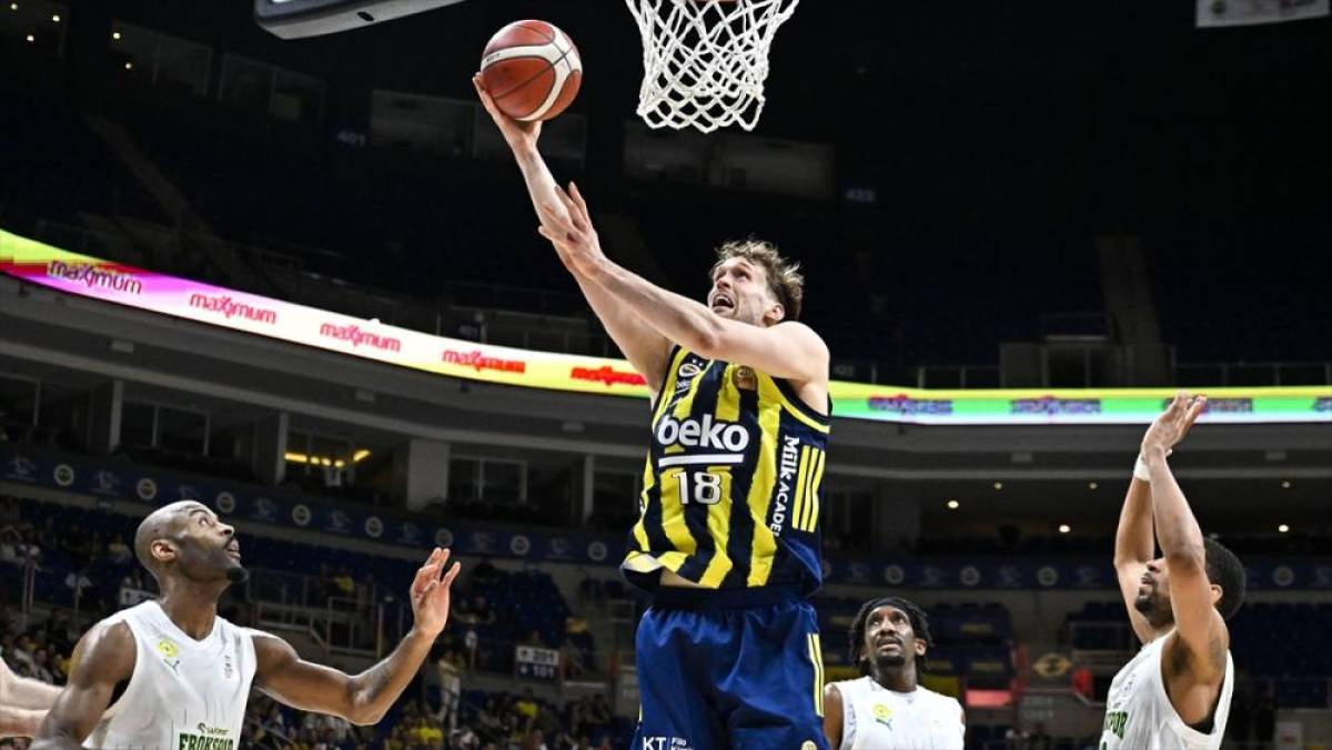 T&uuml;rkiye Sigorta Basketbol S&uuml;per Ligi play-off &ccedil;eyrek finalinde Fenerbah&ccedil;e Beko seride durumu 1-0'a getirdi