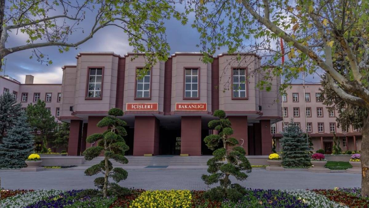 İ&ccedil;işleri Bakanlığınca sivil toplum kuruluşlarına 350 milyon lira proje desteği sağlandı