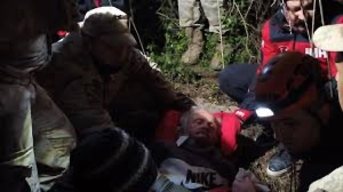 70 Yaşındaki Alzheimer Hastası, Ormanlık Alanda Bulundu.