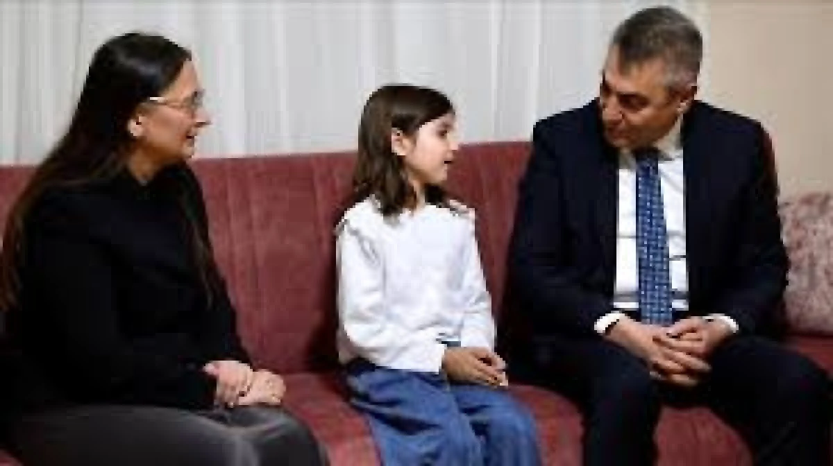 8 Yaşındaki Hazal G&uuml;ner, Kutsal Topraklara Gitti...