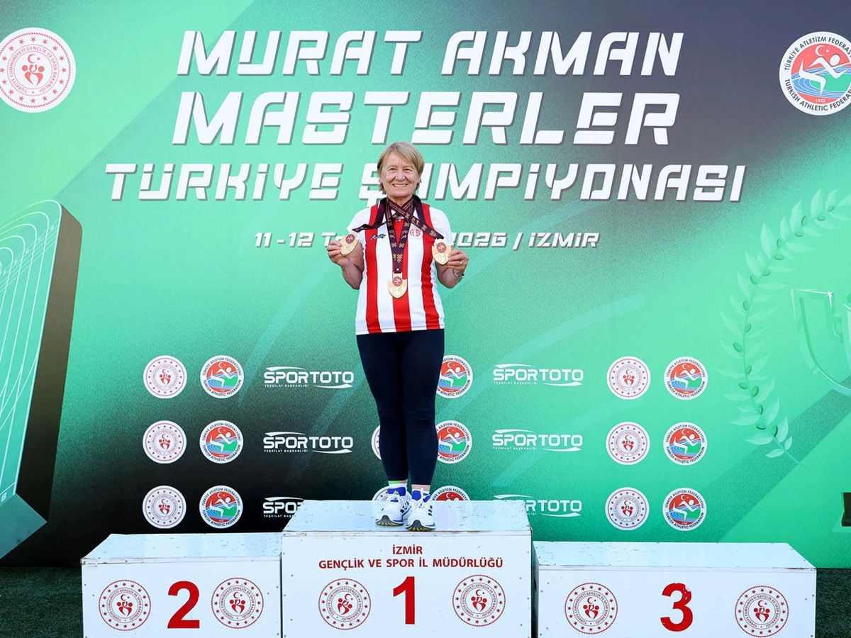 83 yaşında 3 altın! &Ccedil;i&ccedil;ek Şensoy'dan ilham veren şampiyonluk