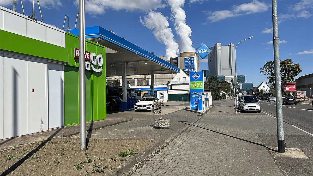 AB&rsquo;de akaryakıt fiyatları savaş etkisiyle hızla y&uuml;kseldi