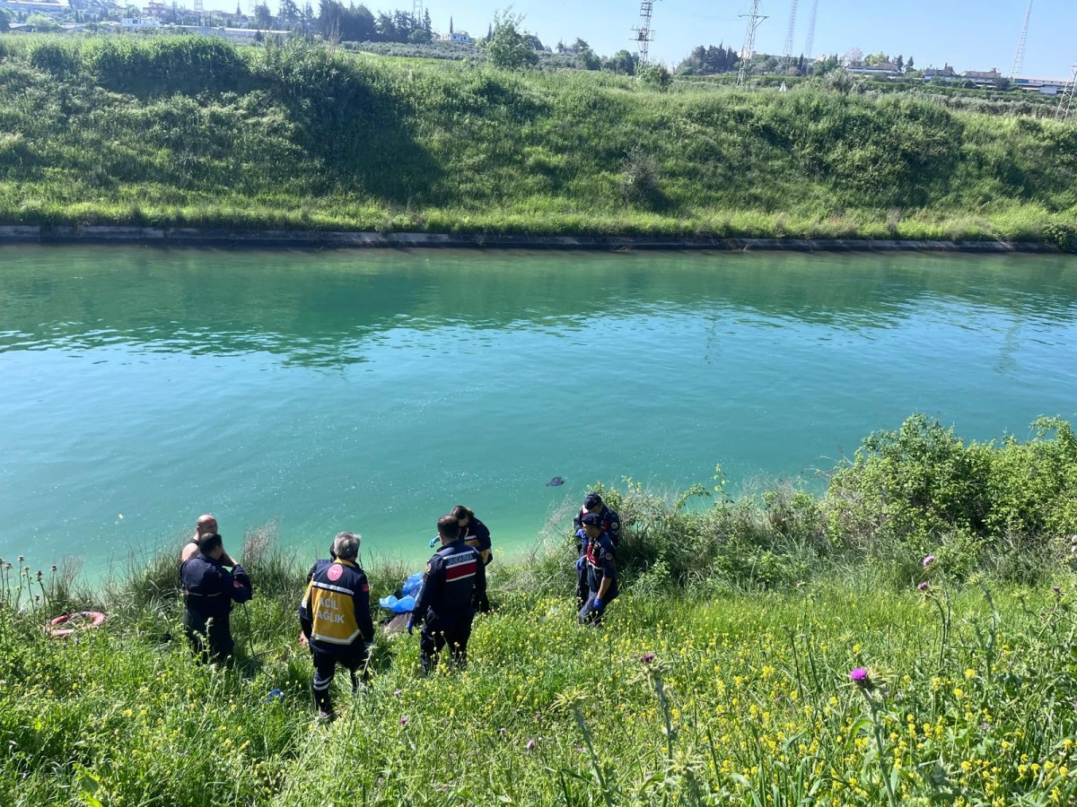 Adana Y&uuml;reğir&rsquo;de sulama kanalında kadın cesedi bulundu