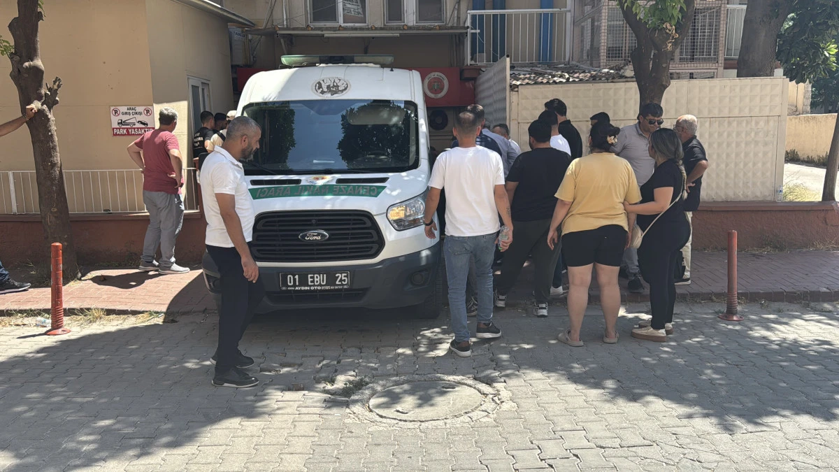 Adana&rsquo;da dehşet: 3 kişi aynı silahla vurularak &ouml;ld&uuml;r&uuml;ld&uuml;