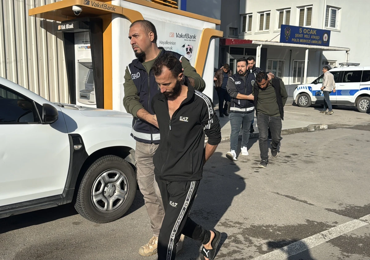 Adana’da göçmen kaçakçılarına şafak darbesi: Dört tutuklama