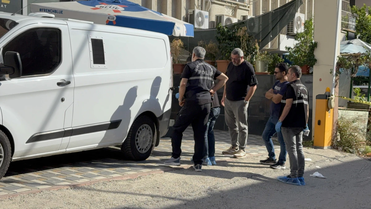Adana&rsquo;da iş yerinin &ouml;n&uuml;ndeki saldırı can aldı