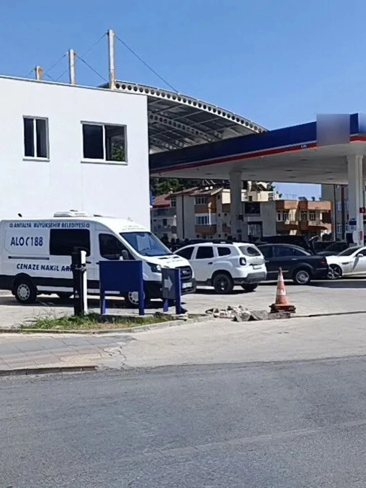 Akaryakıt istasyonunda şok &ouml;l&uuml;m! İş insanı Mustafa &Uuml;nal ofisinde bulundu