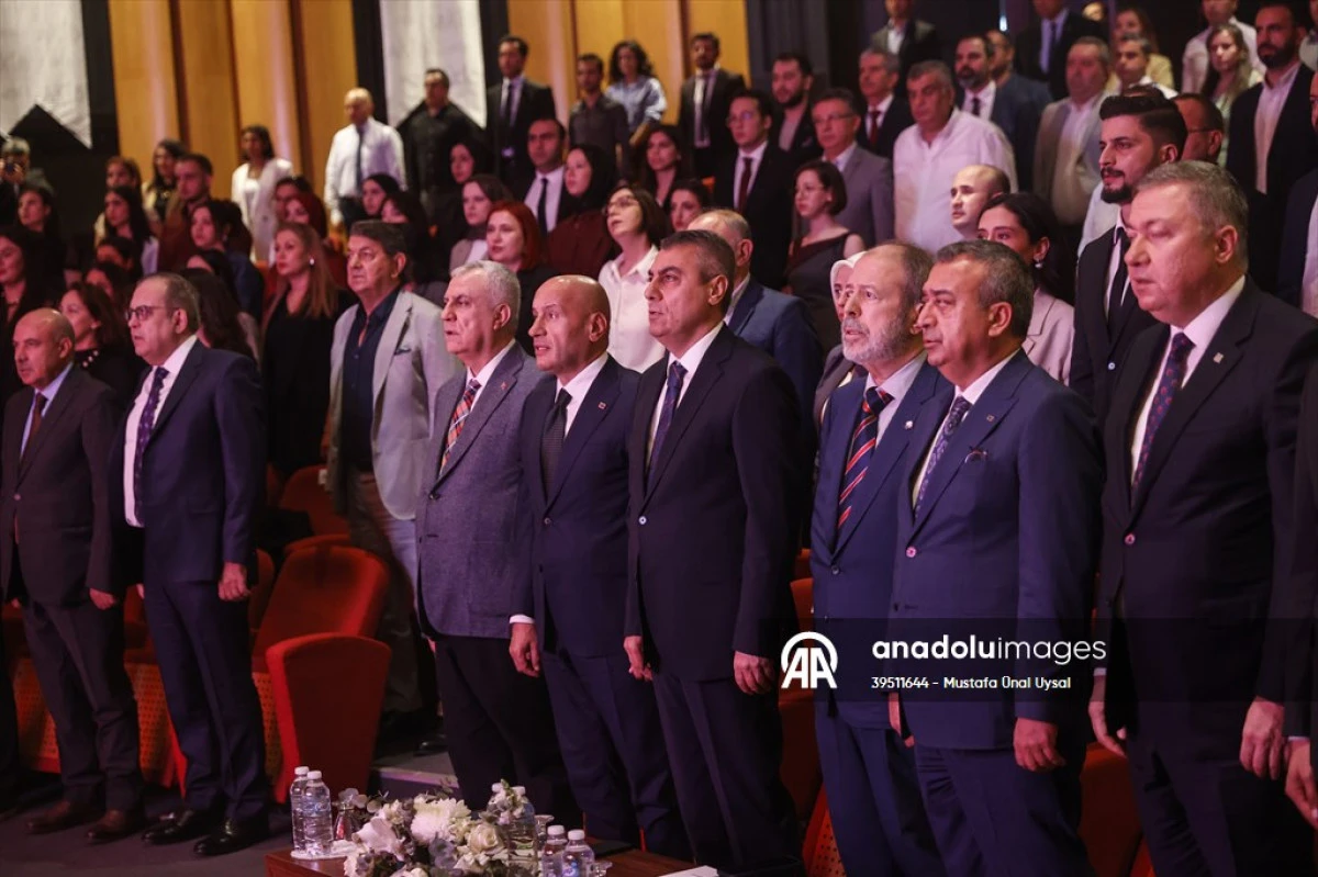 Akdeniz'de en fazla tekstil ihracatı yapan firmalara ödül verildi