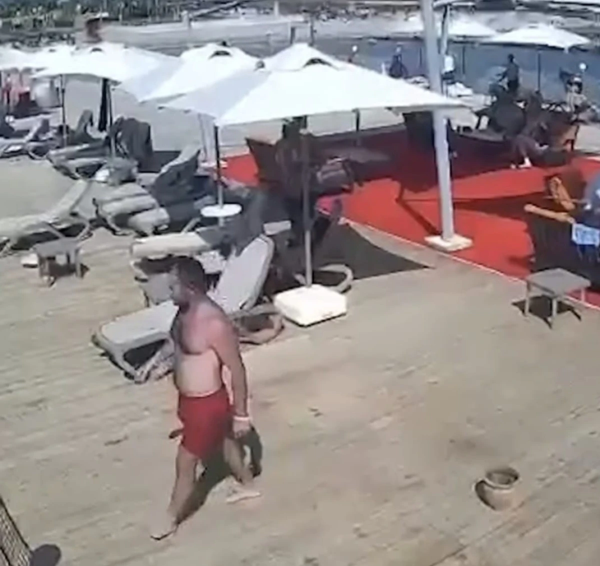 Alanya&rsquo;da tatil felaketi: Sığ suya atlayan 3 &ccedil;ocuk babası &ouml;ld&uuml;