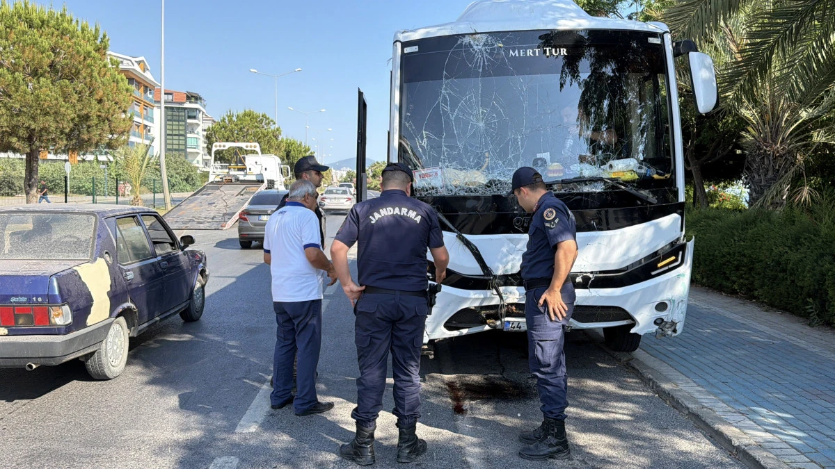Alkoll&uuml; s&uuml;r&uuml;c&uuml; dehşeti: Tur midib&uuml;s&uuml; karşı şeride ge&ccedil;ti