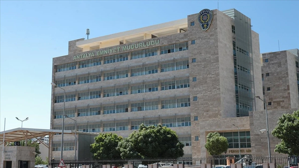 Antalya Büyükşehir Belediyesine yönelik soruşturmada gözaltına alınan 6 şüpheliden 3'ü tutuklandı
