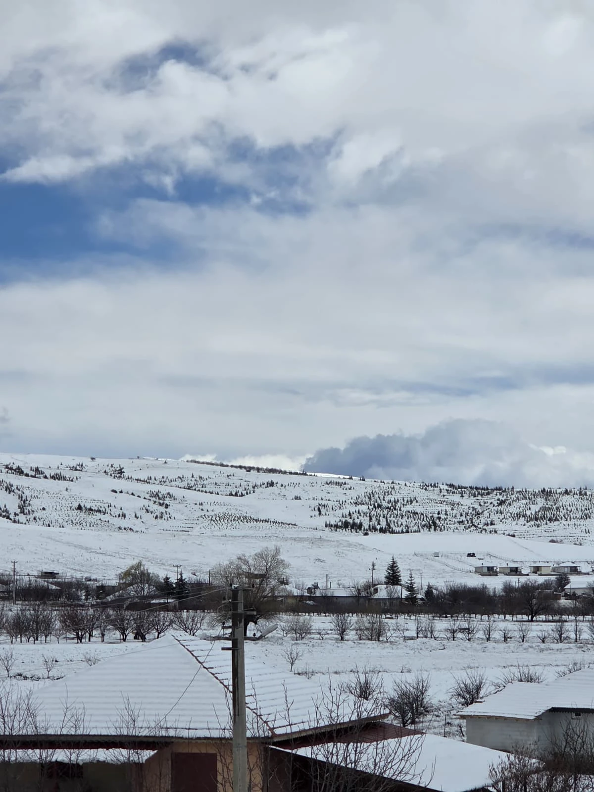 Antalya Korkuteli ve Saklıkent Beyaza B&uuml;r&uuml;nd&uuml;, Yollar Kapandı