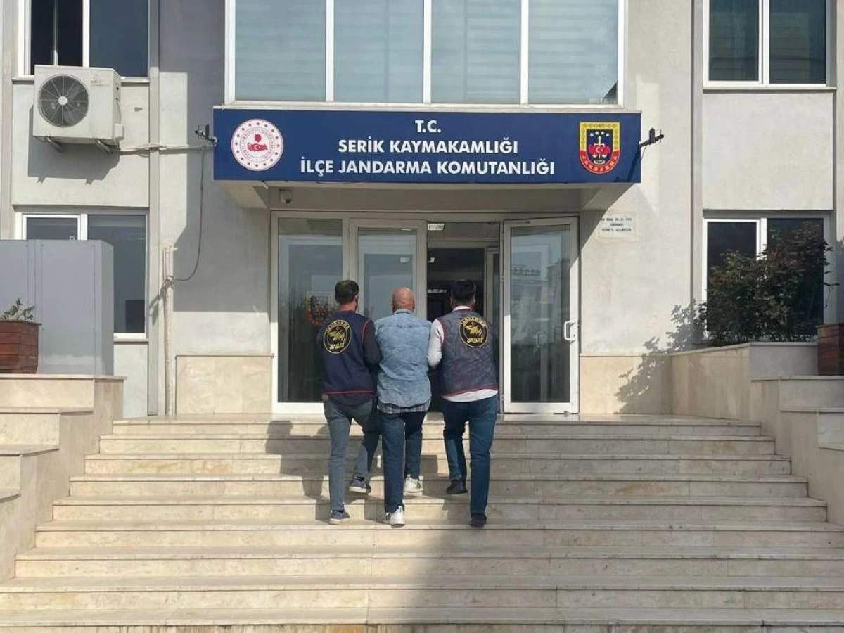 Antalya-Serik&rsquo;te 11 Yıllık Firari Cinayet Zanlısı Kıskıvrak Yakalandı