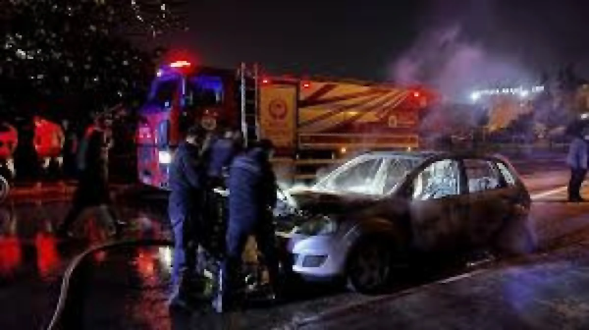 Antalya'da 2 aracı ateşe veren ş&uuml;pheli yakalandı