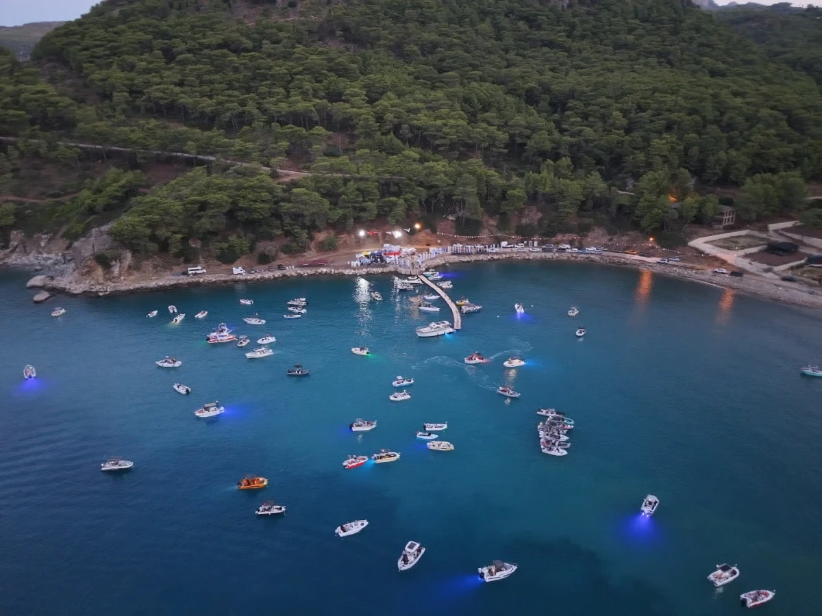 Antalya'da balık&ccedil;ılar en b&uuml;y&uuml;k balığı tutmak i&ccedil;in yarışıyor
