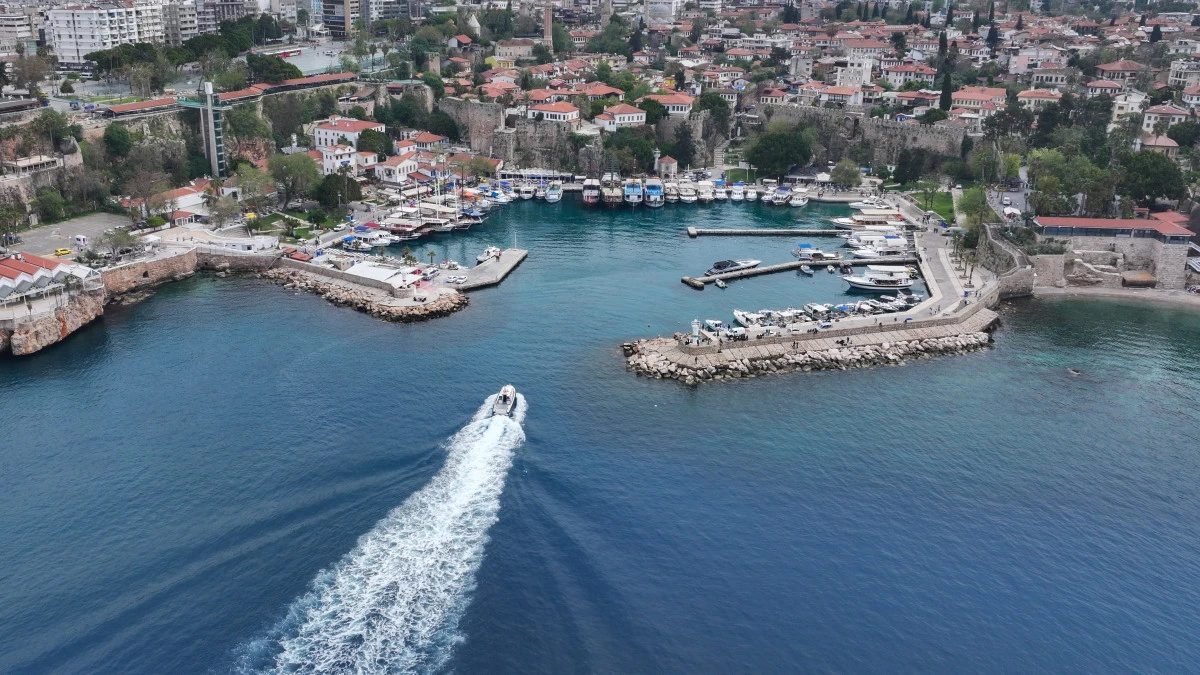 Antalya&rsquo;da Deniz Polisleri 7/24 G&ouml;revde: G&uuml;venlik Zirvede