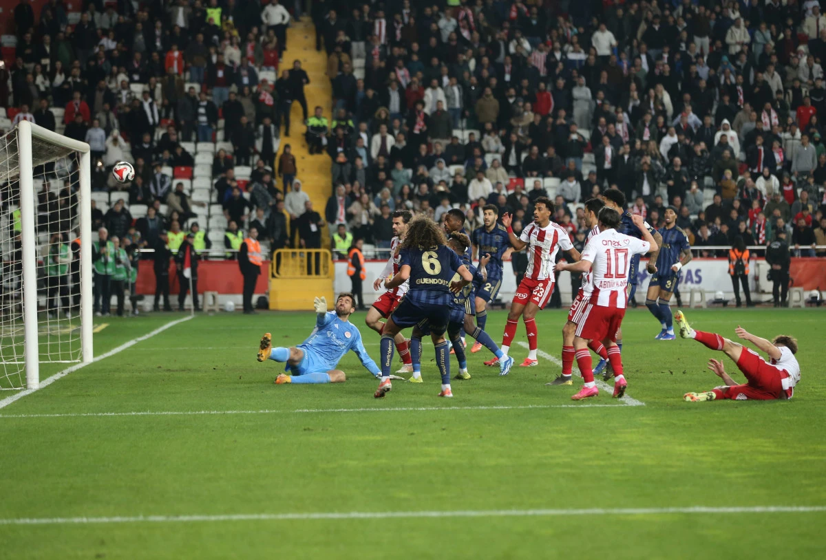 Antalyaspor 2-0&rsquo;ı Koruyamadı: Başkan Per&ccedil;in &Uuml;zg&uuml;n