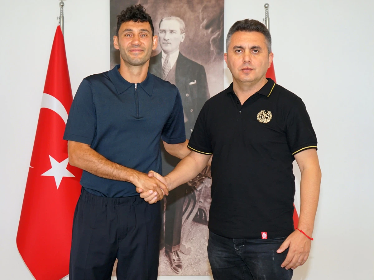 Antalyaspor kaptanı Veysel Sarı ile yola devam kararı aldı