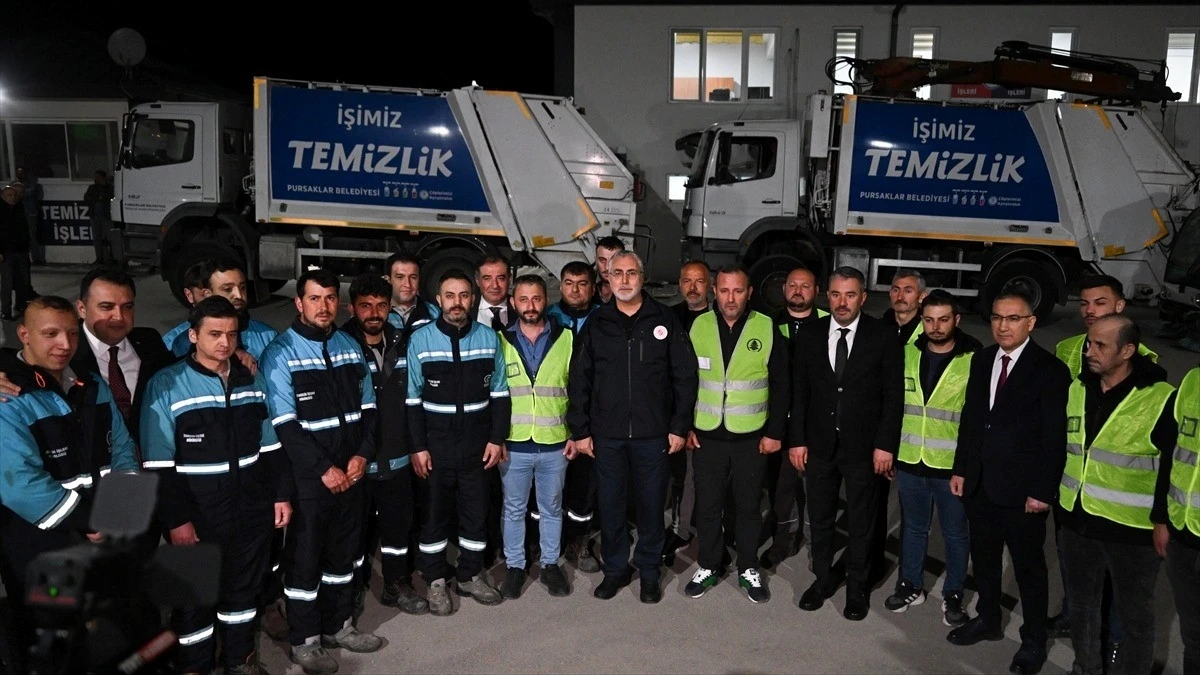 Bakan Işıkhan 1 Mayıs&rsquo;ı iş&ccedil;ilerle sahada karşıladı