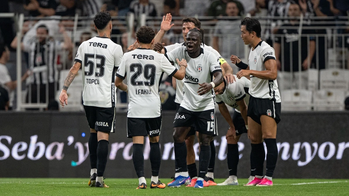 Beşiktaş&rsquo;tan yeni sezonda g&uuml;&ccedil;l&uuml; sinyal: G&ouml;zler Ey&uuml;pspor ma&ccedil;ında