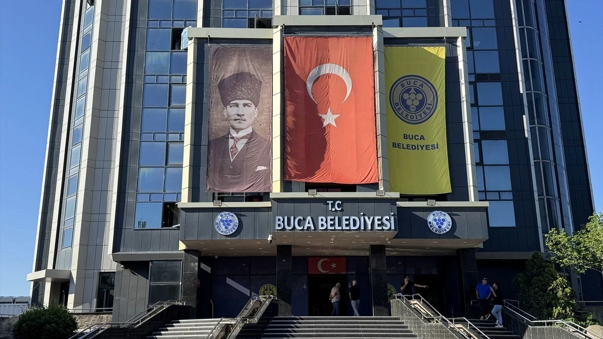 Buca Belediyesi'nde yolsuzluk operasyonu: Başkan dahil 53 g&ouml;zaltı