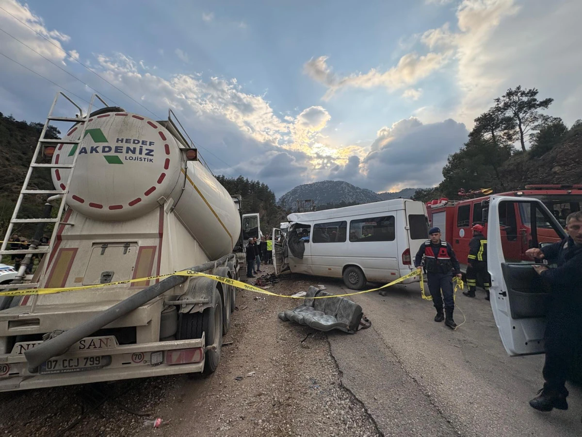 Burdur&rsquo;da Katliam Gibi Kaza: Can Kaybı Arttı: 7 &Ouml;l&uuml;, 3 Yaralı