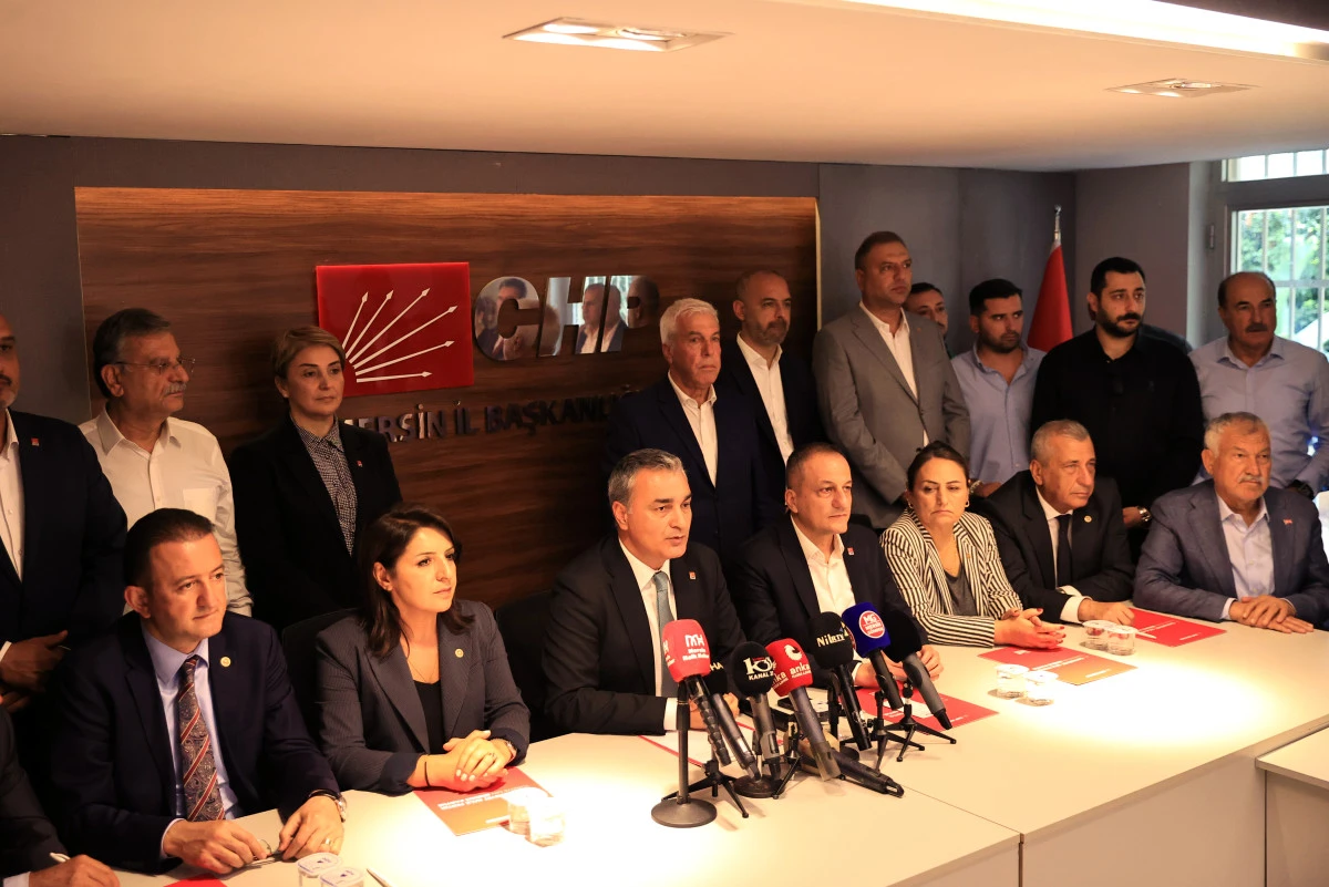 CHP Genel Başkan Yardımcısı ve Parti S&ouml;zc&uuml;s&uuml; Sarı, Mersin'de konuştu