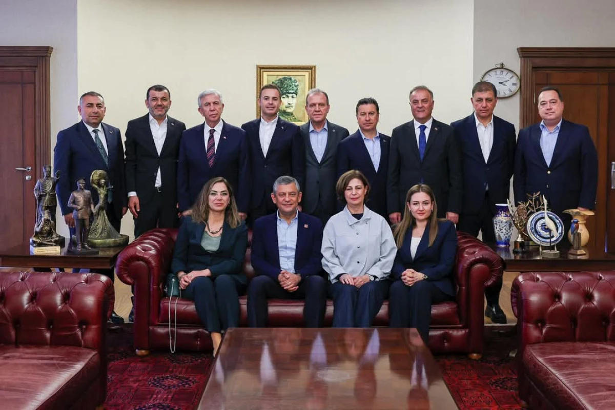 CHP&rsquo;li B&uuml;y&uuml;kşehir Belediye Başkanlarından &ldquo;Olağan&uuml;st&uuml; Kurultay&rdquo; &Ccedil;ağrısı