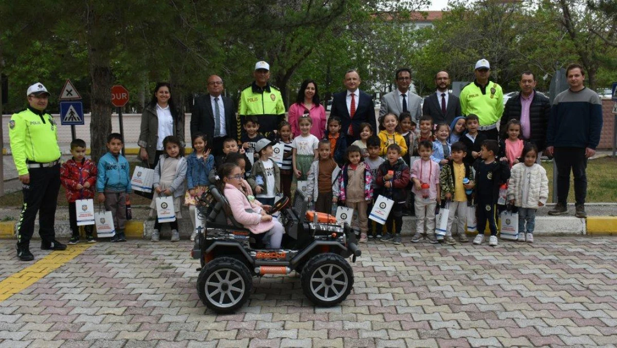 &Ccedil;ocuklara trafik eğitim parklarında 8 bin 91 &ouml;ğrenciye eğitim verildi