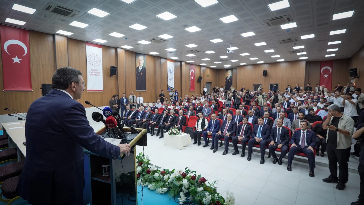 Cumhurbaşkanı Yardımcısı Yılmaz, Osmaniye'de iş d&uuml;nyası ve STK temsilcileriyle buluştu: