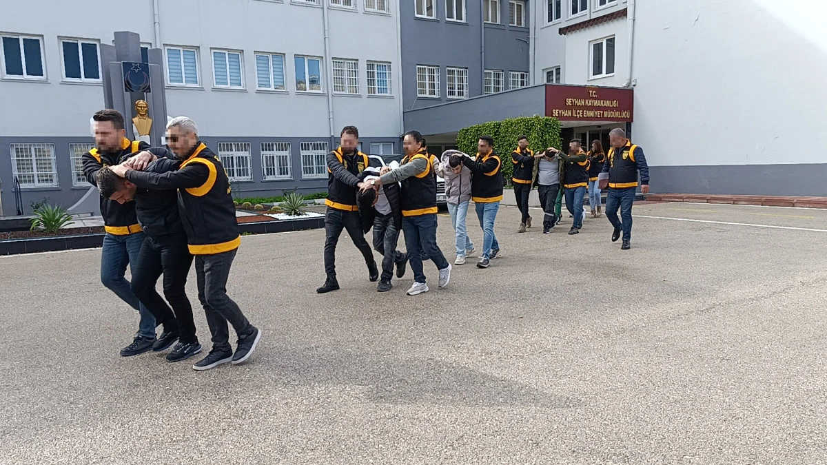 D&ouml;viz B&uuml;rosuna Tabanca ve Av T&uuml;feğiyle Saldırı 7 Kişi Tutuklandı