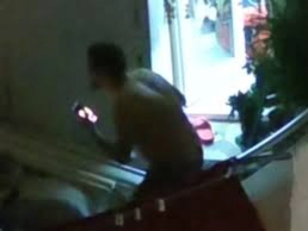 E.A. (25) Kişi Kendisini ve Ailesiyle Yaşadığı Evi Yakmak İstedi