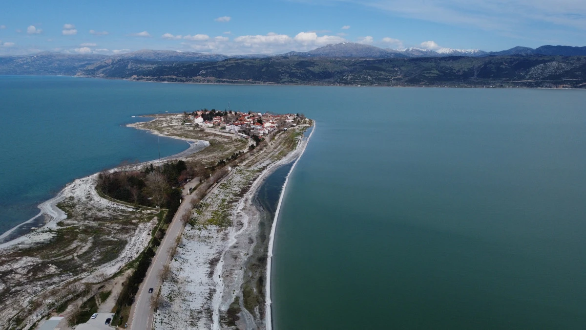 Eğirdir G&ouml;l&uuml;&rsquo;nde Doğal Y&uuml;r&uuml;y&uuml;ş Yolu Turistleri B&uuml;y&uuml;l&uuml;yor