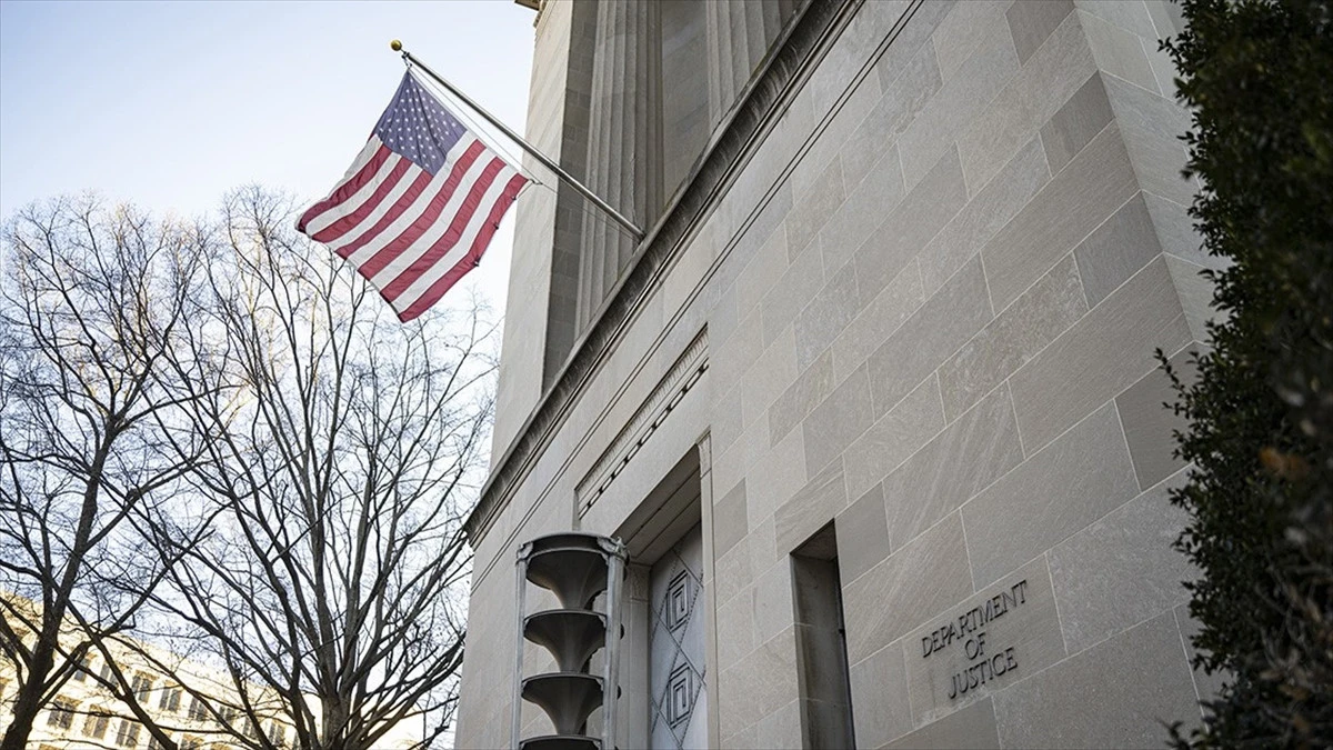 Epstein belgelerinde ge&ccedil;en isimler g&uuml;ndemi sarstı