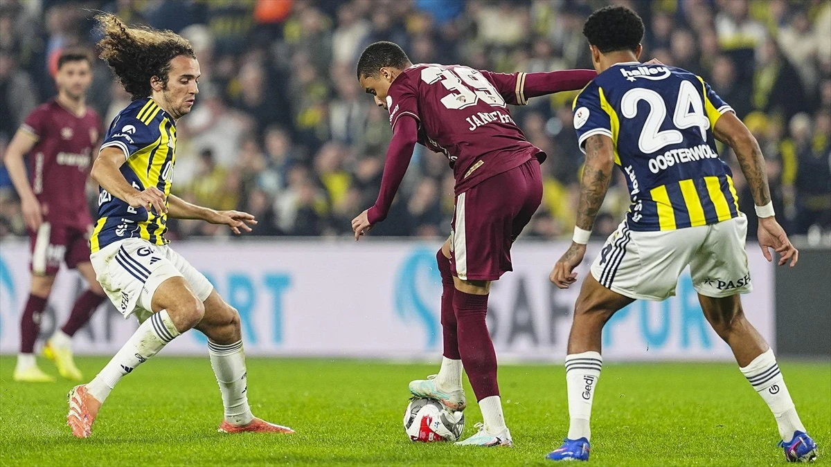 Fenerbah&ccedil;e G&ouml;ztepe ile 1-1 berabere kalarak zirve yarışında yara aldı