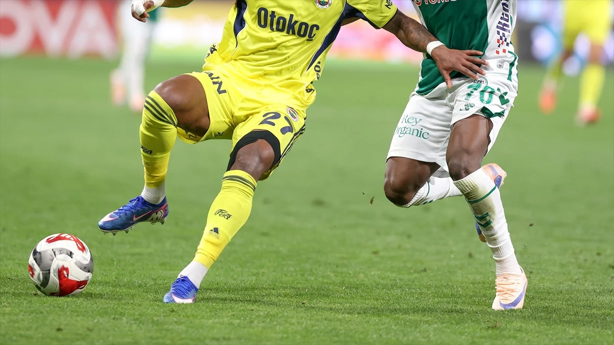 Fenerbah&ccedil;e, Konyaspor karşısında seriyi s&uuml;rd&uuml;rmek istiyor
