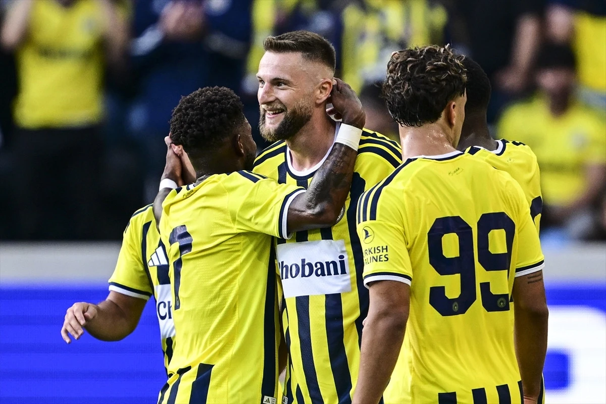 Fenerbah&ccedil;e sezonu 5 goll&uuml; galibiyetle a&ccedil;tı